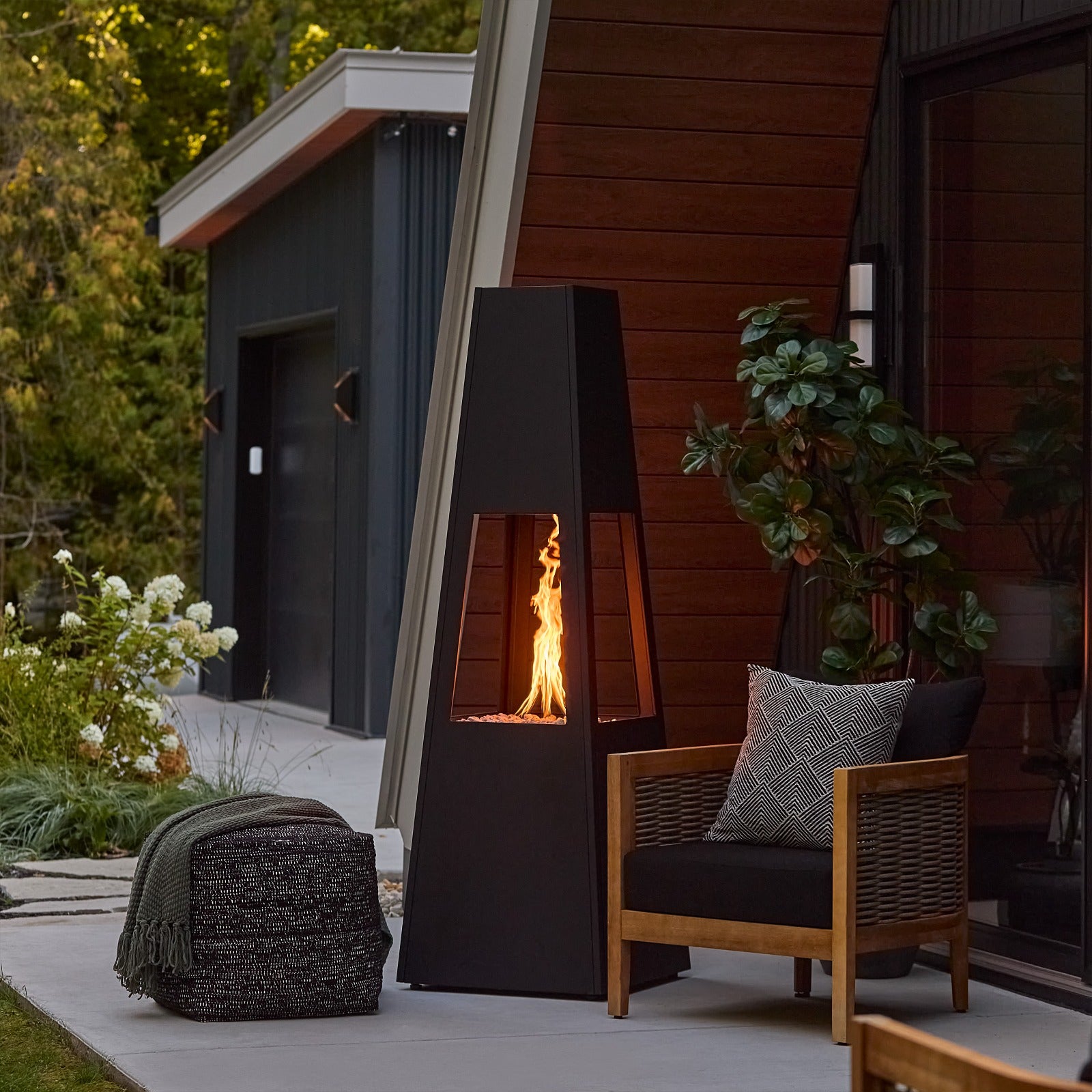 Ferro Chiminea With Hidden Propane Tank - Real Flame