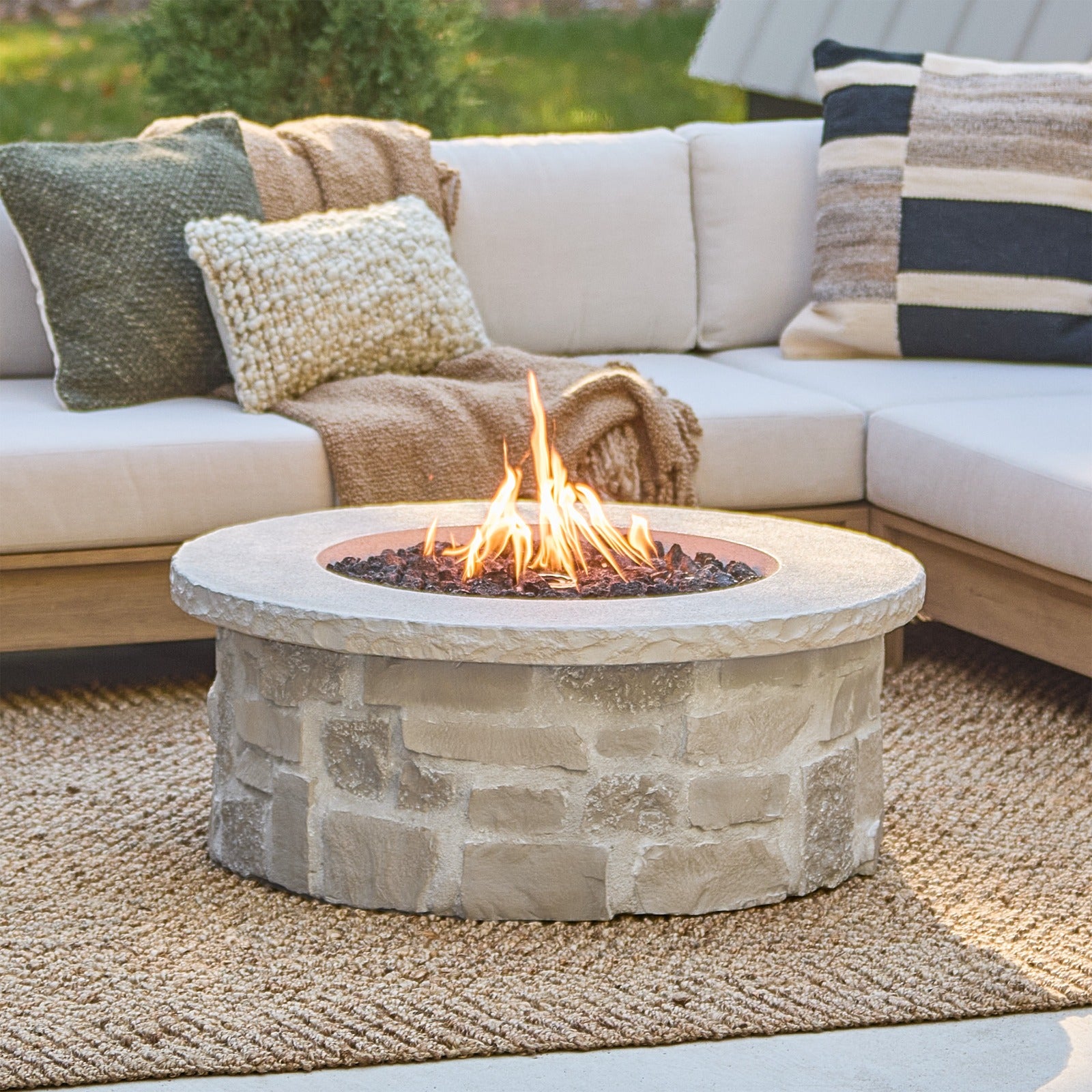 Scottsdale 40" Round Propane Fire Pit Table - Real Flame