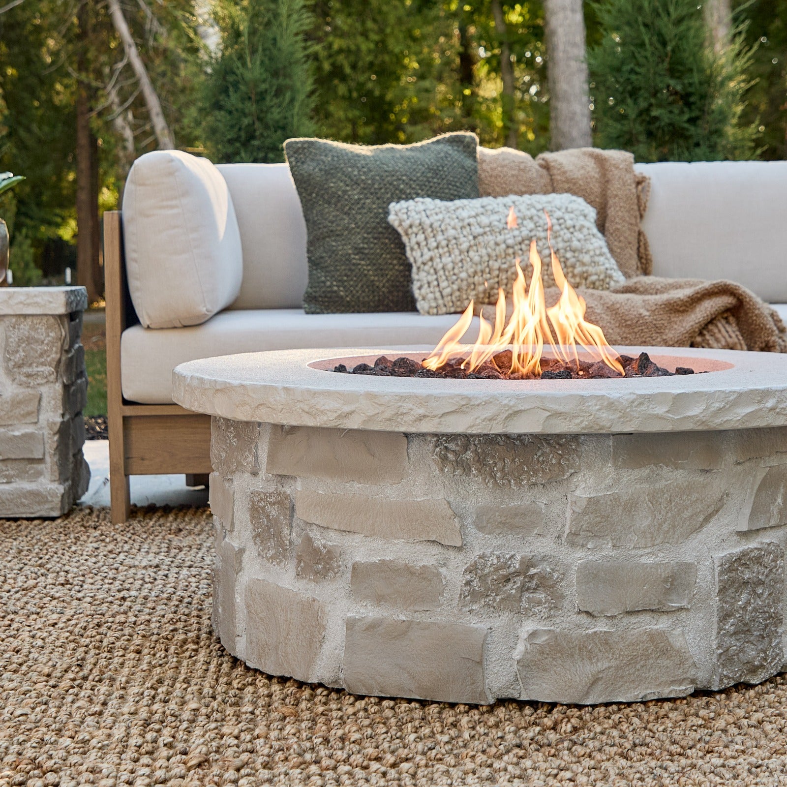 Scottsdale 40" Round Propane Fire Pit Table - Real Flame