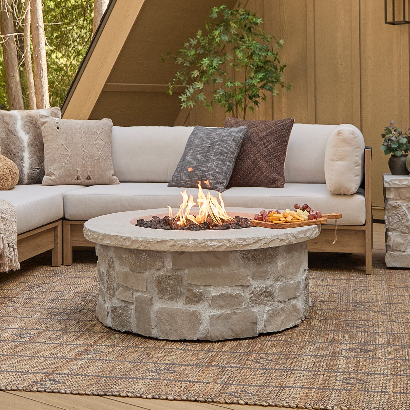 Scottsdale 40" Round Propane Fire Pit Table - Real Flame