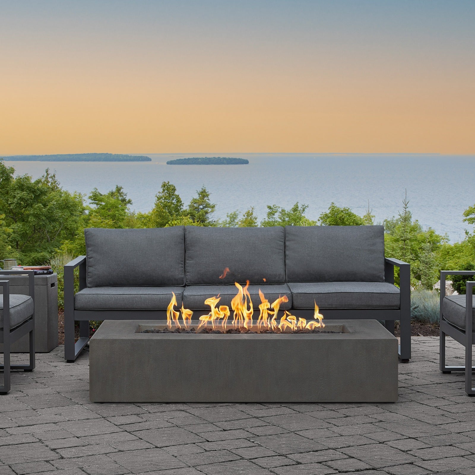 Estes Low Rectangle Natural Gas Fire Pit Table - Real Flame